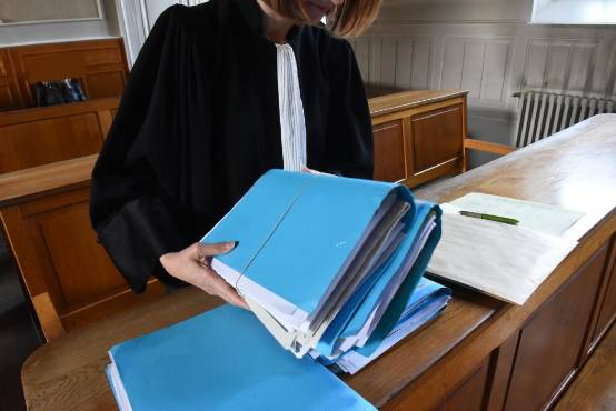 Les 1ère STMG4 visitent le tribunal